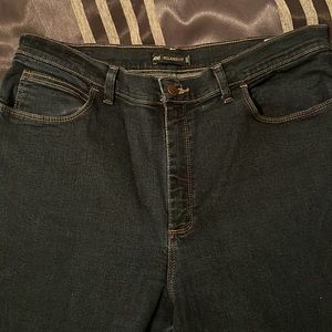 Women’s Lee Relaxed Fit denim jeans. Size 14 long. Like new condition.